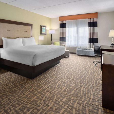 Wyndham Garden Buffalo Downtown Exterior foto