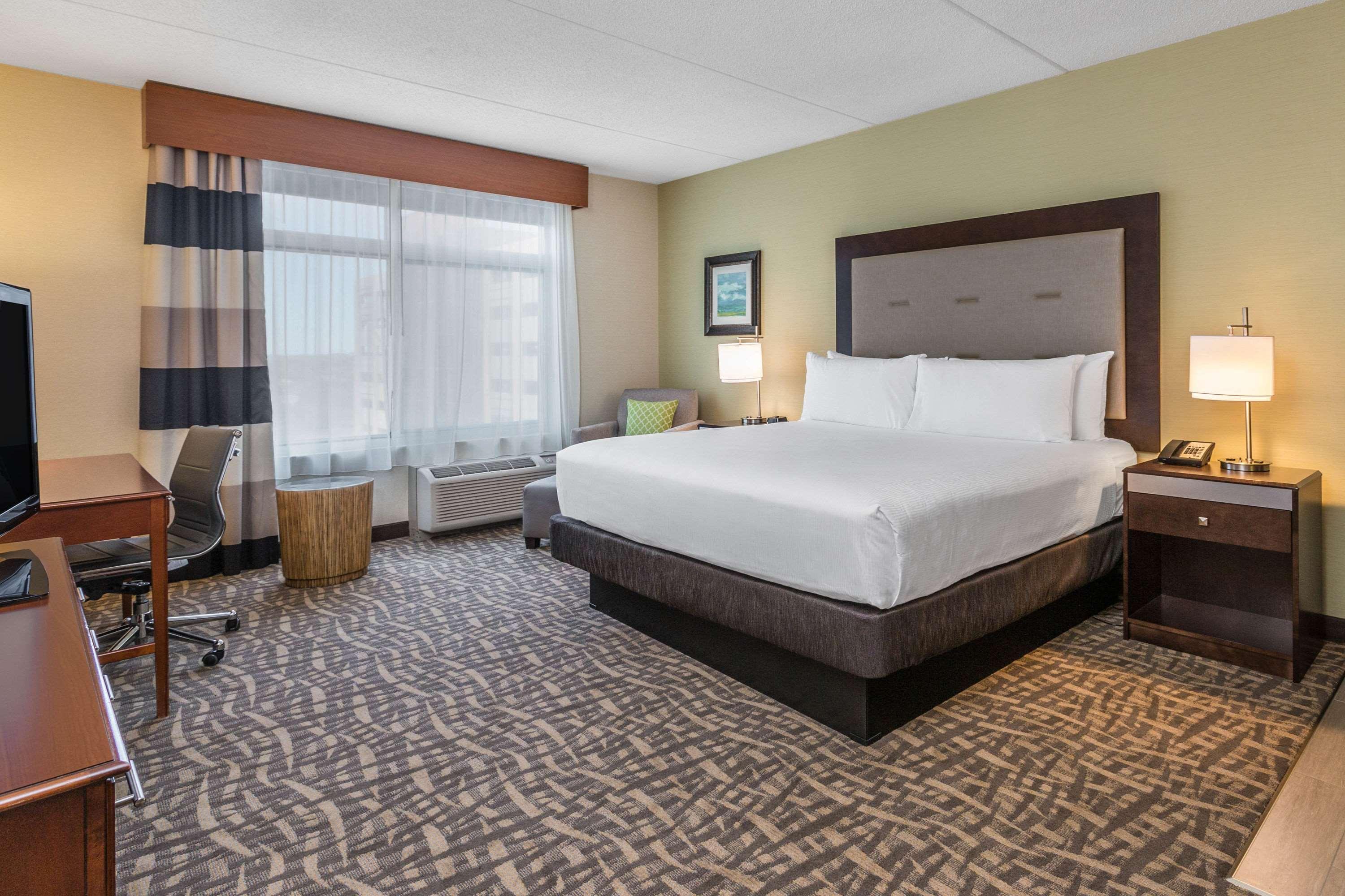 Wyndham Garden Buffalo Downtown Exterior foto