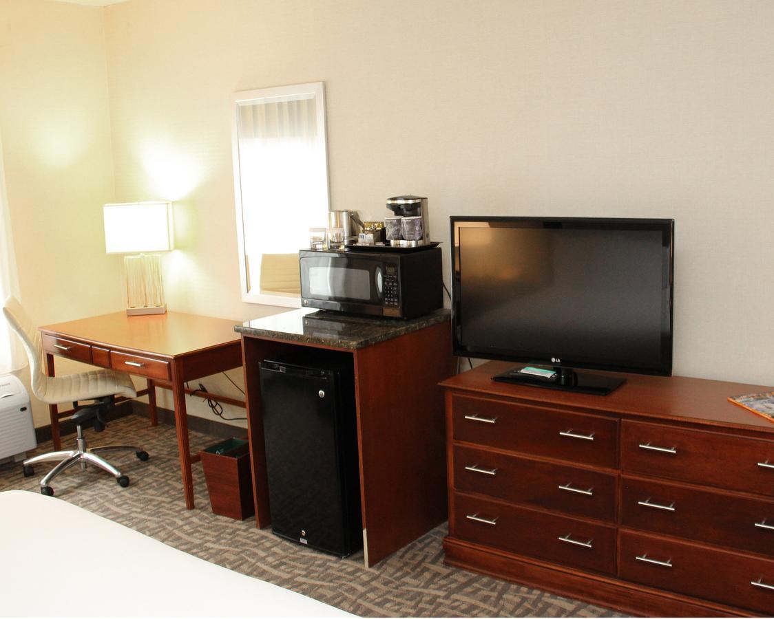 Wyndham Garden Buffalo Downtown Exterior foto