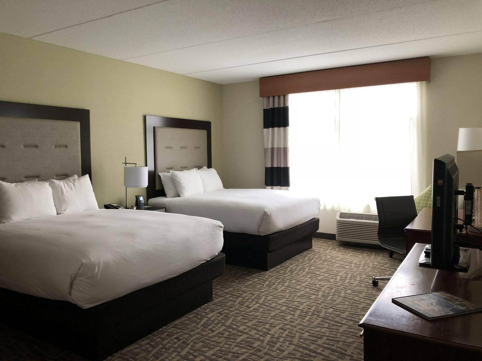 Wyndham Garden Buffalo Downtown Exterior foto