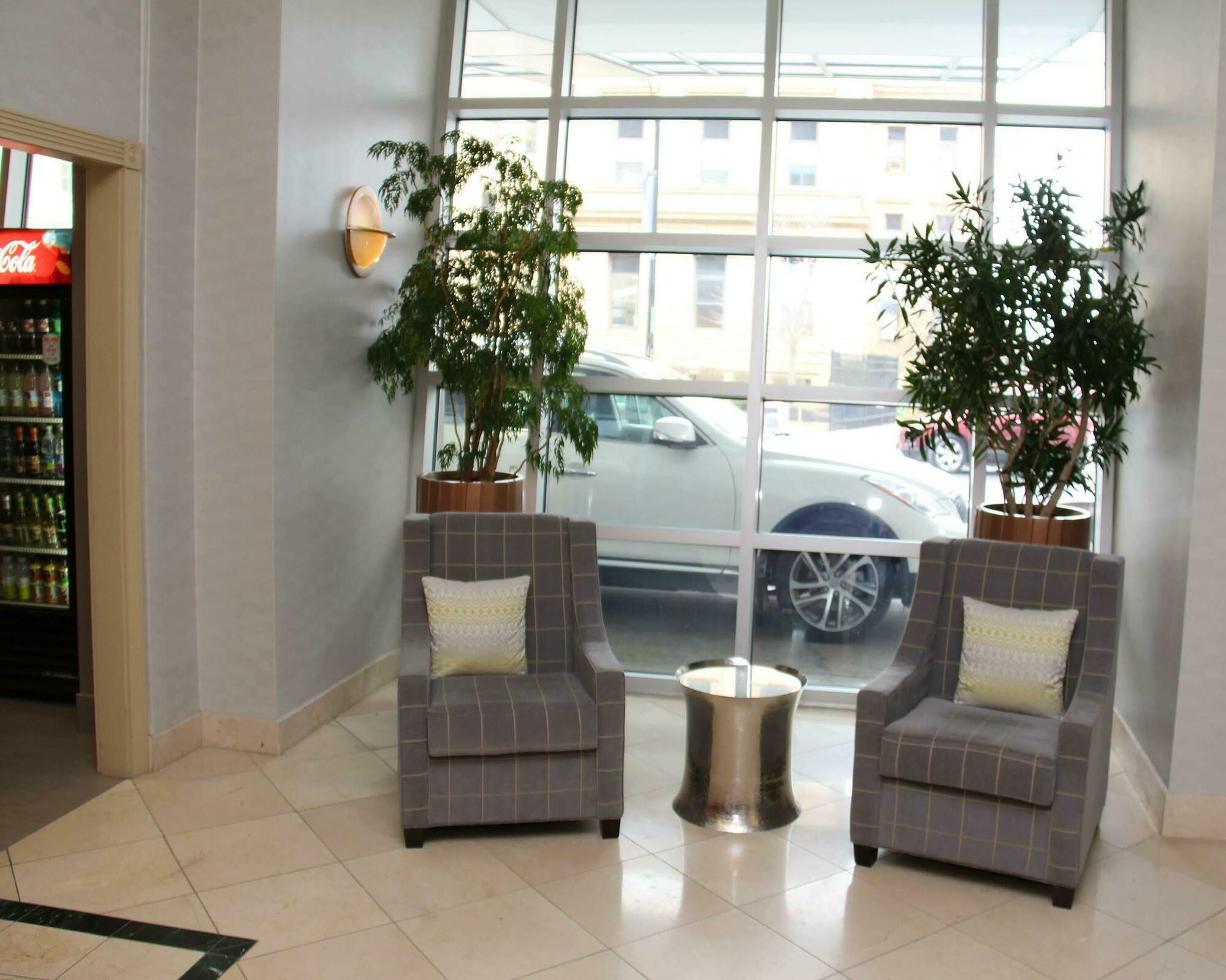 Wyndham Garden Buffalo Downtown Exterior foto